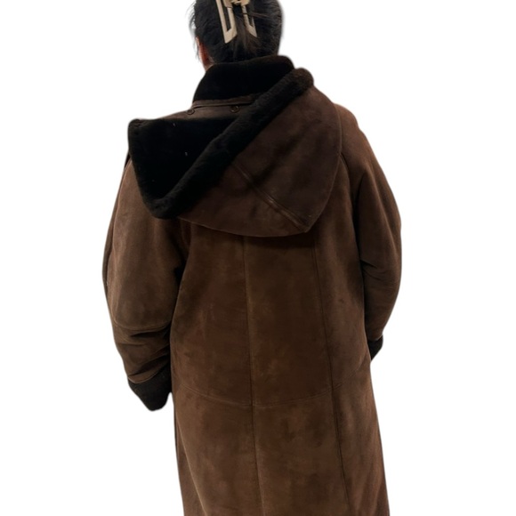 Vintage Brown Sheepskin Coat with Removable Hood - Picture 7 of 11